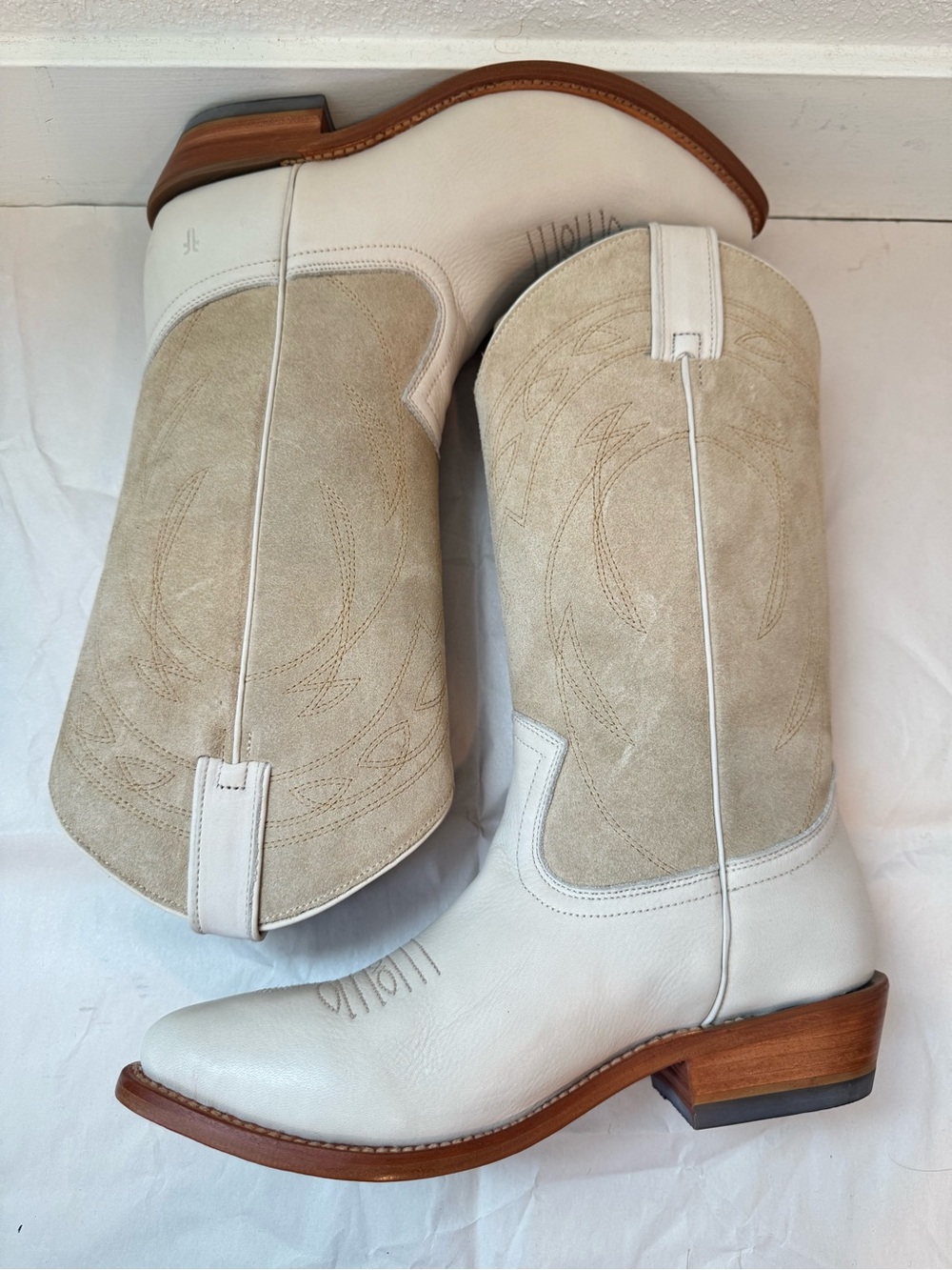 Frye NWT Billy Western Two Tone Suede Leather Boots in Ivory White Women's 9.5 - Picture 7 of 13